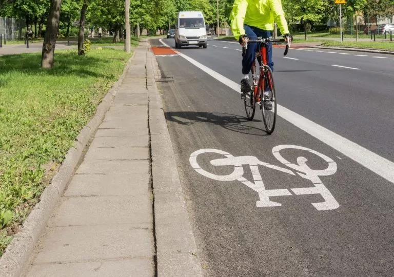 Les droits et devoirs du cycliste sur la route